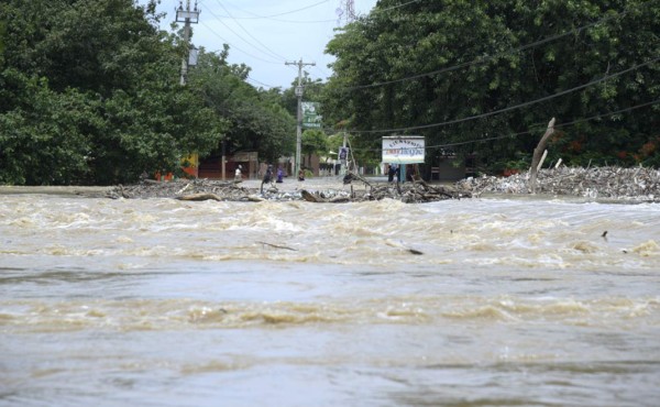 Cancelan vuelos desde Santo Domingo por amenaza del huracán María