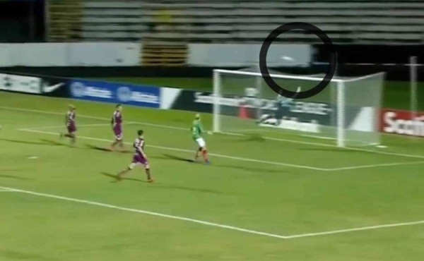 VIDEO: ¡Con un poste incluído! el Marathón dejó escapar el empate frente a Saprissa