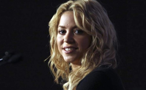 Investigación a Shakira por un fraude fiscal es aplazada
