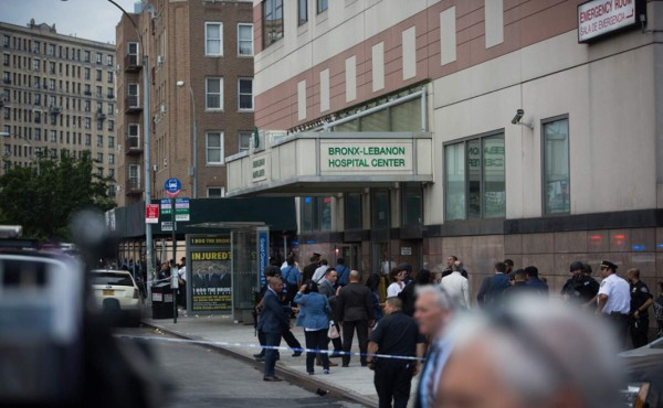 Un médico ataca un hospital de Nueva York y causa un muerto y seis heridos