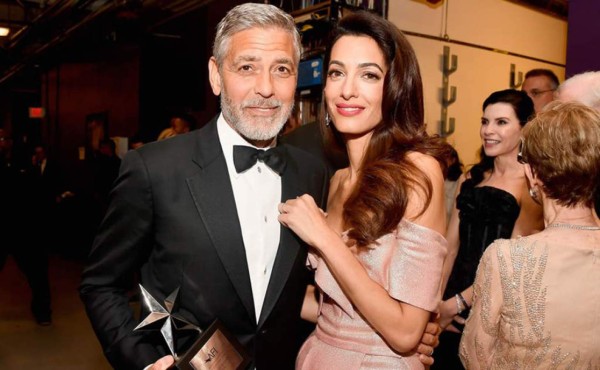Amal Clooney termina con el misterio, muestra por primera vez el rostro de sus mellizos