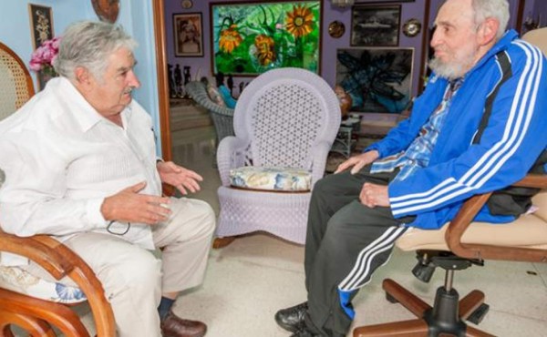 Fidel Castro y Mujica hablan sobre el zika durante cita en La Habana 