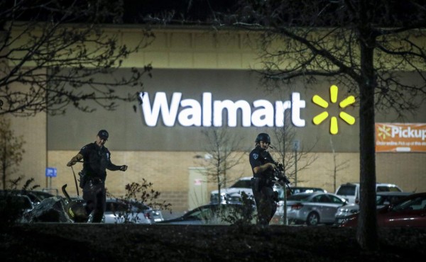 Tiroteo en tienda Walmart de Colorado deja tres muertos 