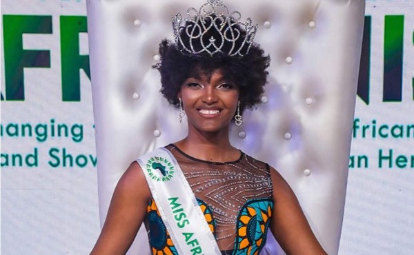 Miss África 2019 se incendia durante su coronación