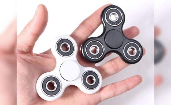 Gobierno de EUA alerta del peligro en fidget spinners