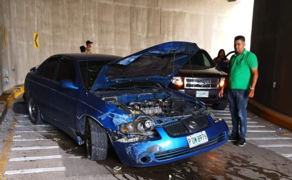 Conductor choca contra túnel en Circunvalación de San Pedro Sula