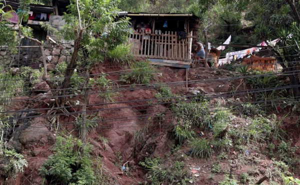 Decretan alerta verde en Valle por desborde de río Goascorán