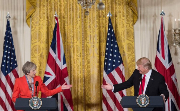 Donald Trump y Theresa May reafirman cooperación entre EUA y Reino Unido