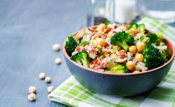 Ensalada de arroz y garbanzos