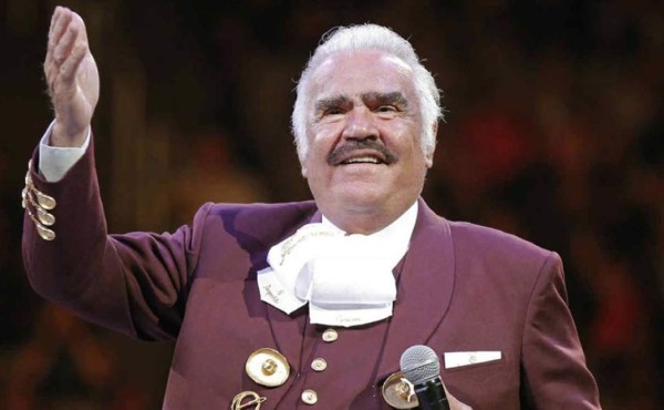 Exigen a Vicente Fernández sus disculpas por declaraciones homofóbas en contra de donadores de órganos