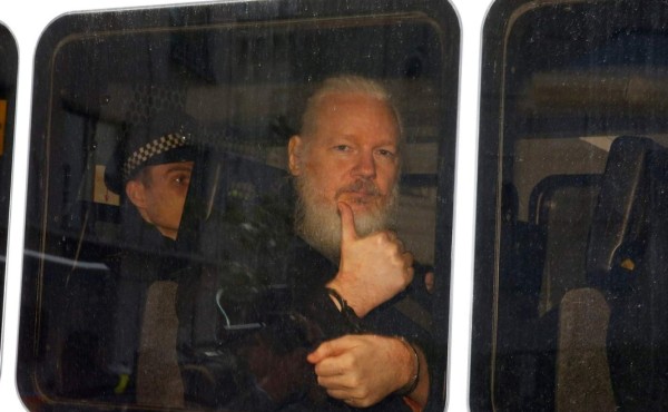 EEUU anuncia 17 nuevos cargos contra Julian Assange