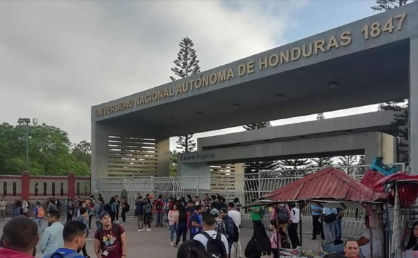 La Unah y la UPNFM amanecen tomadas en Honduras