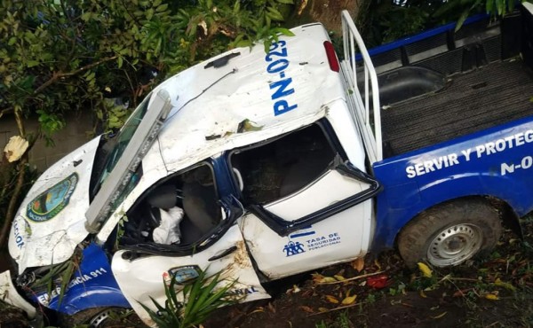 Muere un policía al volcar una patrulla en Santa Cruz de Yojoa