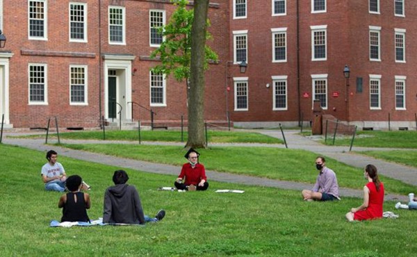 EEUU: Fallo sobre visas de estudiantes extranjeros podría tomarse la próxima semana