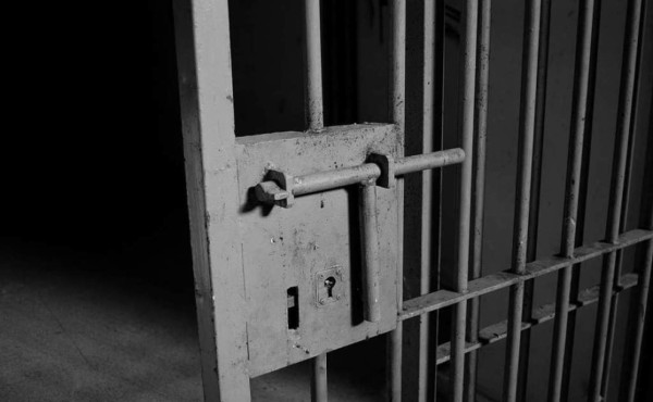 Sentencian a seis años de cárcel a exfuncionaria del gobierno de Micheletti