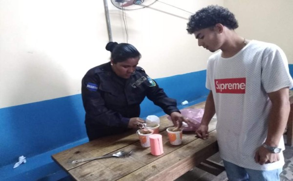 Detienen a hombre por intentar ingresar supuesta droga en sopas instantáneas en cárcel de Comayagua