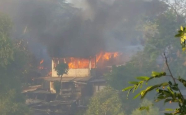 Incendio consume cuatro casas en bordo de San Pedro Sula