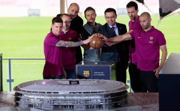 El Barça descubre la maqueta del nuevo Camp Nou, previsto para 2021-22