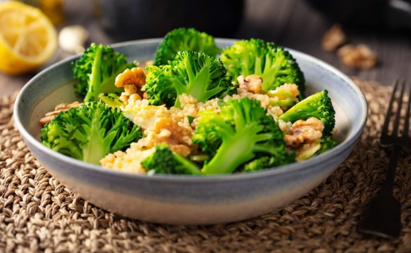 Ensalada de quinoa con vegetales  