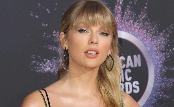 Taylor Swift pide eliminar estatuas de líderes del Ku Klux Klan en EEUU