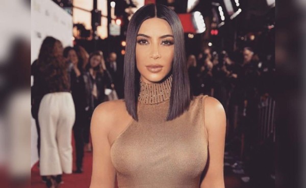 Las curvas de Kim Kardashian sin Photoshop  