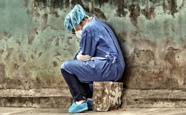 Cansancio está afectando a personal médico hondureño en pandemia de COVID-19