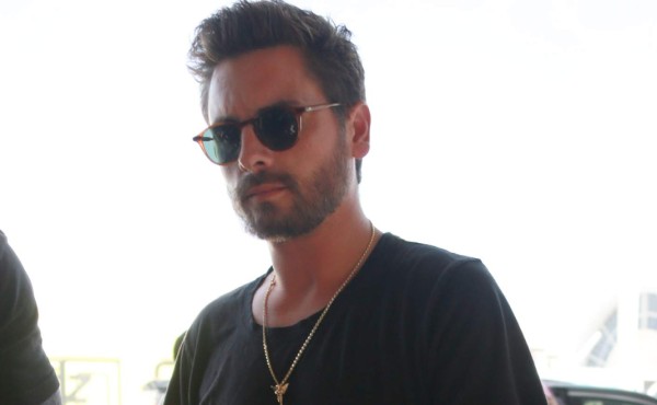 Scott Disick está 'muy feliz' con la ruptura de su ex Kourtney Kardashian y Younes Bendjima