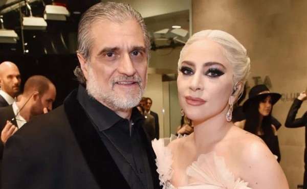 Lady Gaga avergonzada de su padre tras súplicas por dinero en crisis del coronavirus