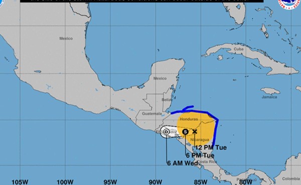 Iota se degrada a tormenta tropical y continúa acercándose a Honduras