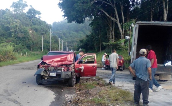 Muere doctor tras estrellarse contra una volqueta en Tegucigalpa