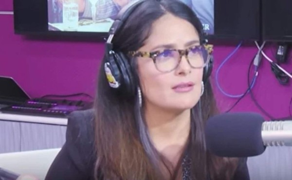 Famoso futbolista sorprende a Salma Hayek en plena entrevista