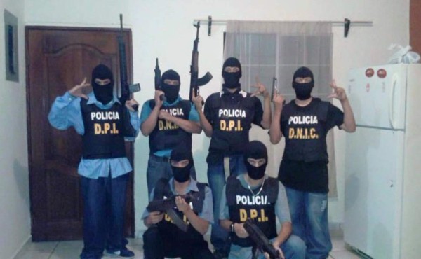 Pandilleros vestidos de agentes de la DPI alarman a los hondureños