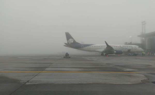 Una densa neblina retrasa una decena de vuelos en Guatemala