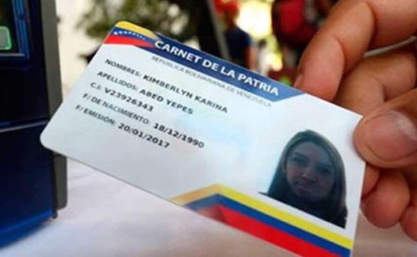 Maduro usará el 'Carnet de la Patria' para saber quién votará en las elecciones