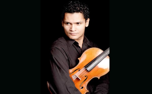 Julio López es músico violinista.