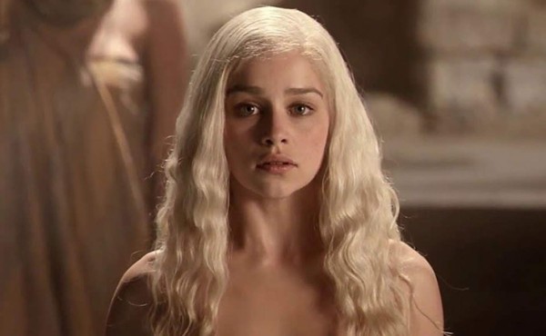 Emilia Clarke fue casi obligada a hacer desnudos en Game Of Thrones