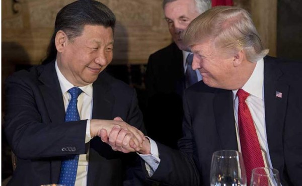 Trump entierra el hacha de guerra y firma un acuerdo comercial con China