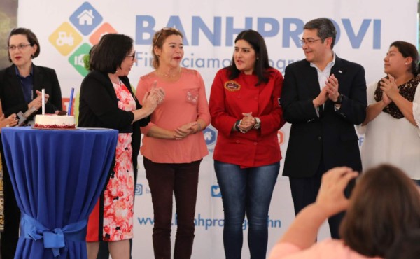 Banhprovi pone 35 millones de lempiras a disposición de emprendedoras