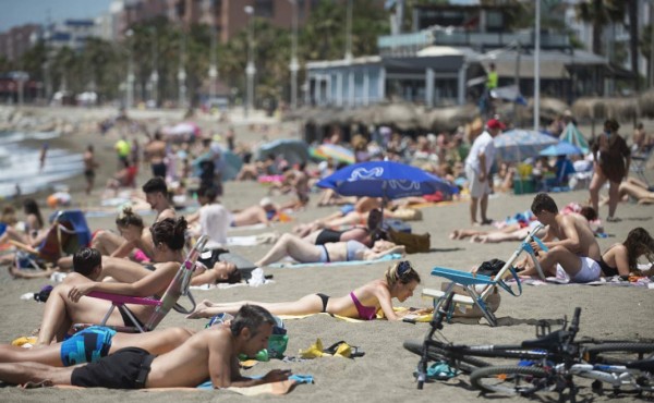 España dará una respuesta 'segura' a los turistas y pide prudencia