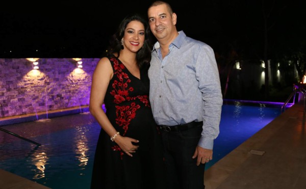 Fiesta maternal para Elke y Ricardo Ictech