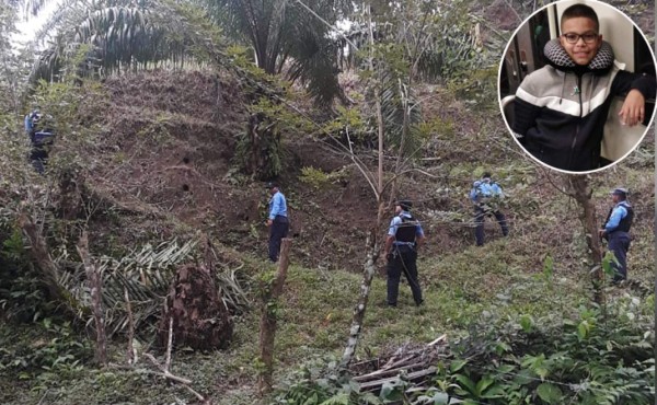 Reactivan búsqueda: Policía y familia de Enoc se internan en montaña de Tela