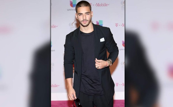 Le roban la identidad a Maluma