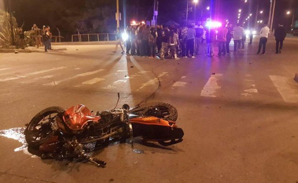 Rastra embiste a dos personas en motocicleta en Siguatepeque