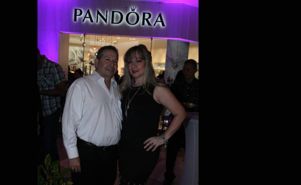 Inauguración de la joyería Pandora