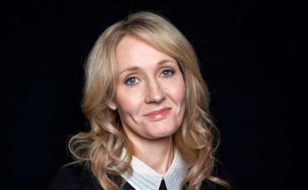 J.K. Rowling pide perdón por muerte de Snape en la Batalla de Hogwarts  