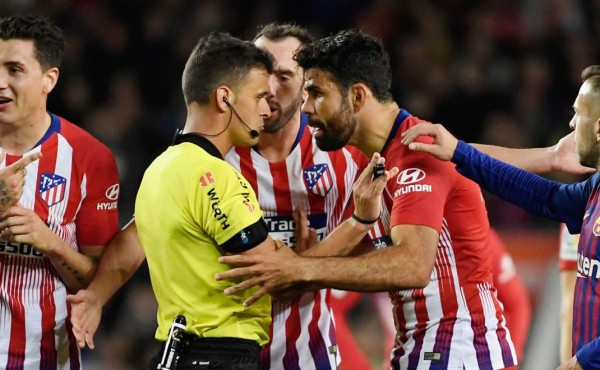 Diego Costa es fuertemente castigado por insultar a un árbitro