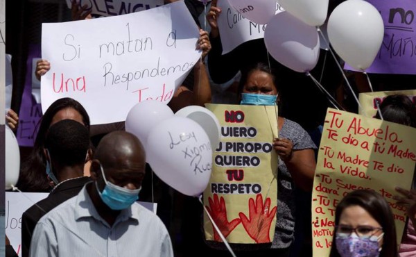 Medio centenar de personas protestan contra violencia machista en Honduras