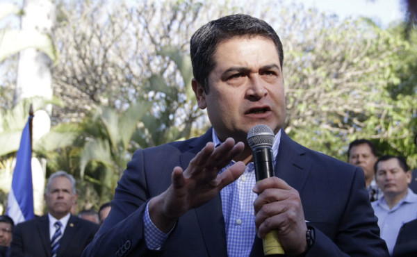 Presidente de Honduras viaja a EUA para reunirse con empresarios