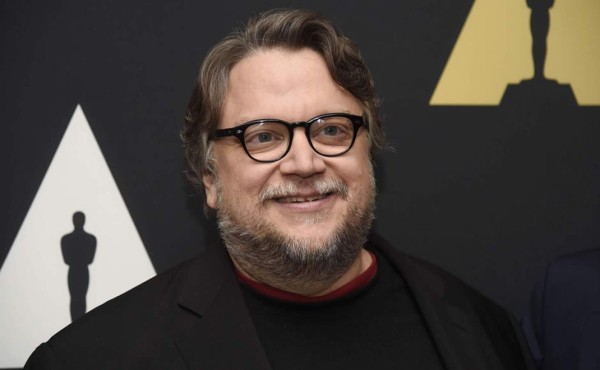 Guillermo del Toro calla las críticas contra uno de sus becarios