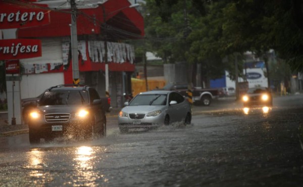 Copeco: Ingreso de onda tropical deja lluvias en Honduras
